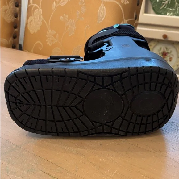 Ossur Formfit Medical Boot - Picture 5 of 9